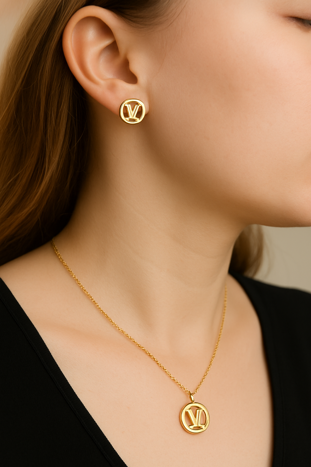 Golden Emblem Pendant Set