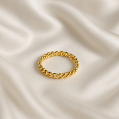 Clyra Twist Ring