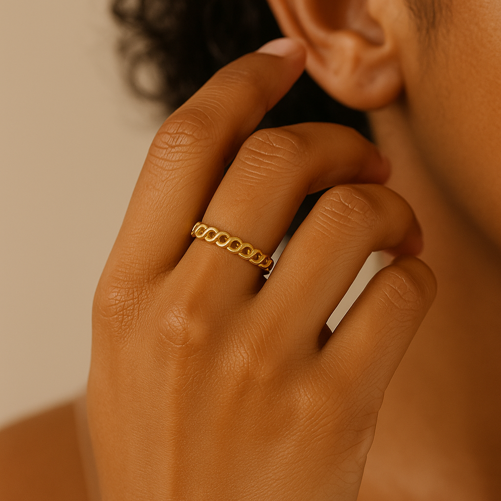 Clyra Twist Ring