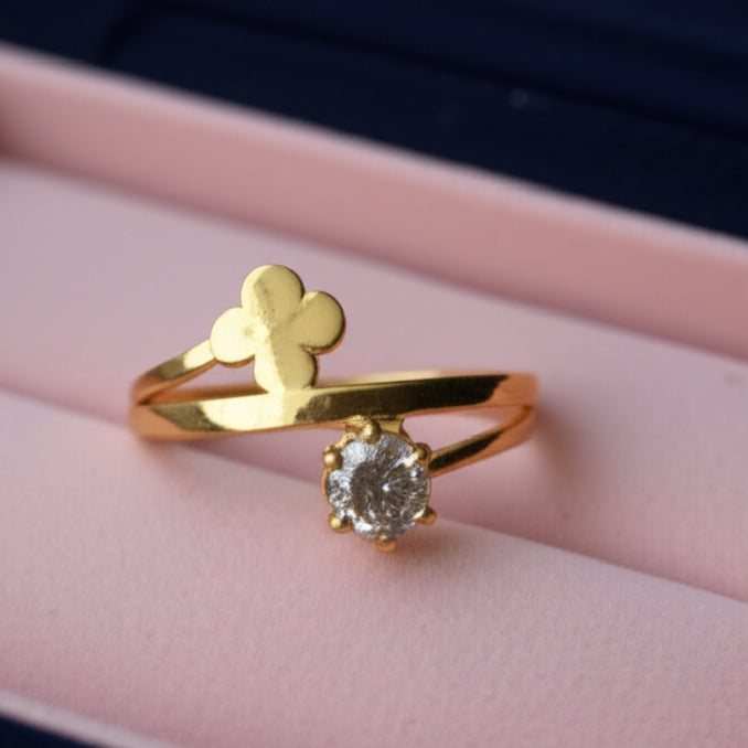 Clover Twirl Ring