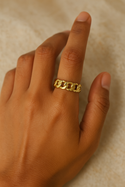 “Golden Chain Luxe Band