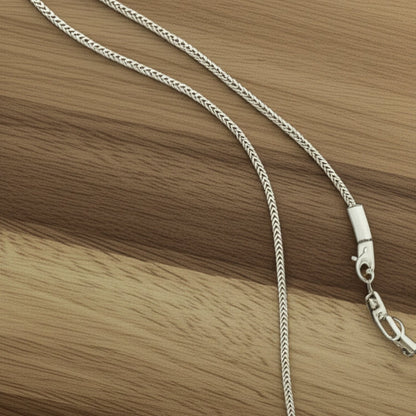 Essential Link Chain