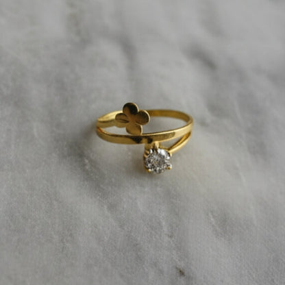 Clover Twirl Ring