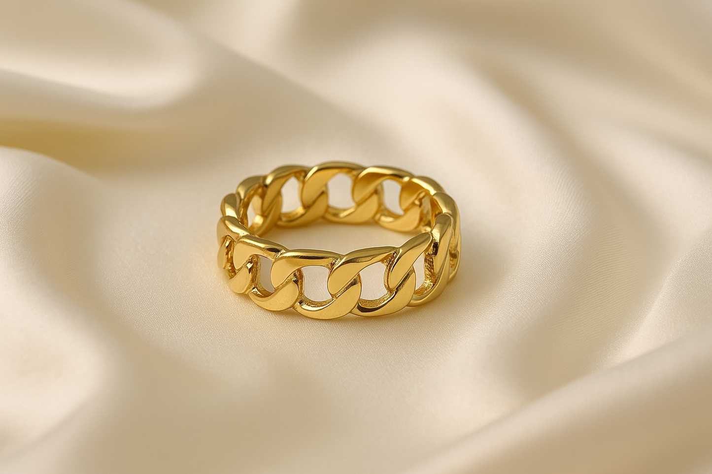 “Golden Chain Luxe Band