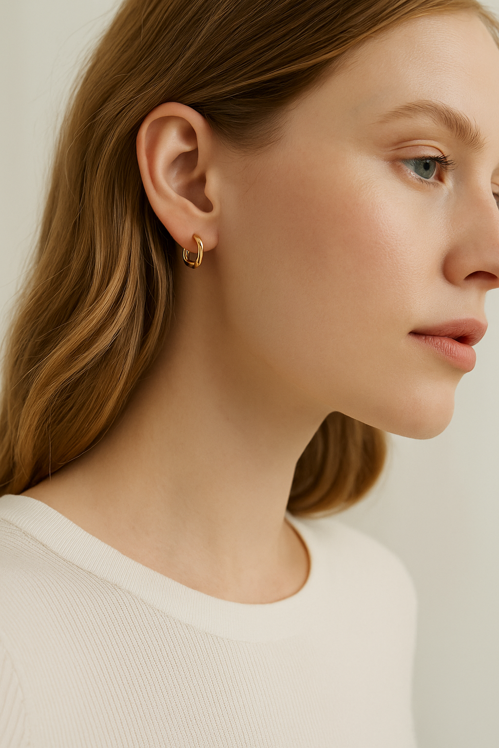 Aurelia Twist Hoop Earrings